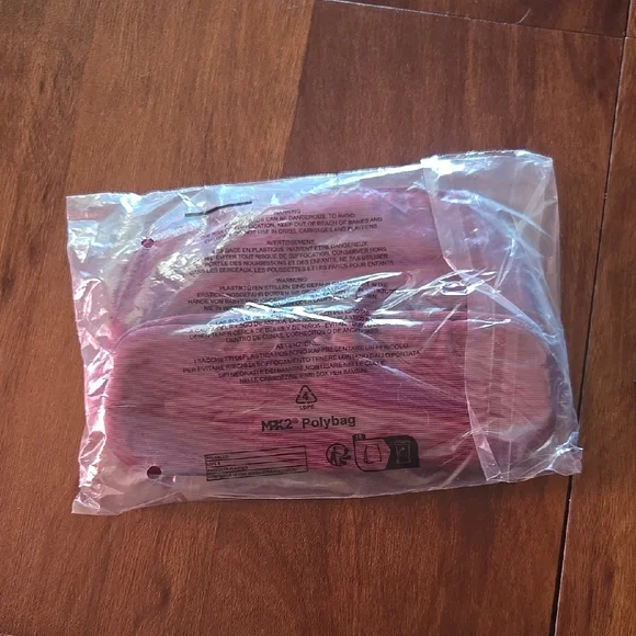 Gucci Beauty Women's Gucci Guilty Perfume with Burgundy Pouch - Picture 4 of 5